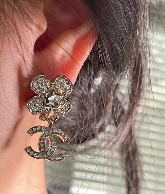 Chan New Four-leaf clover earrings