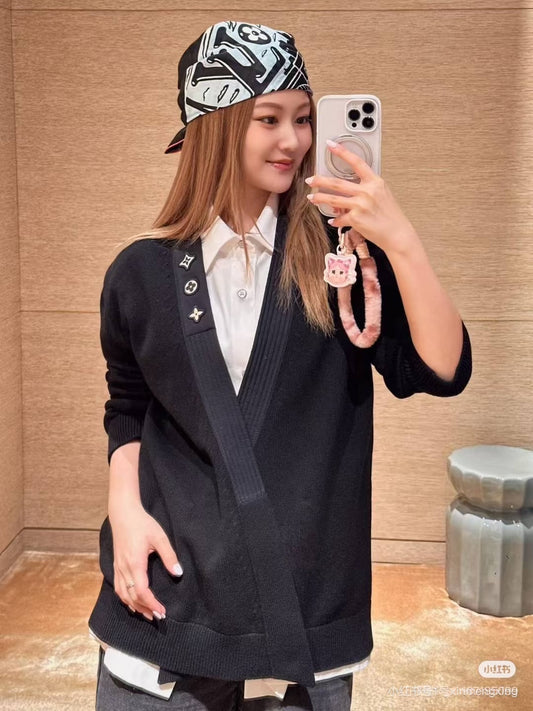 Louis NEW V-neck cardigan